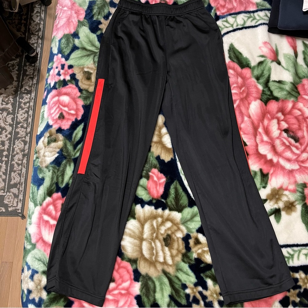 Kids Reebok Sweatpants - Picture 2 of 4
